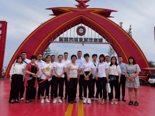 心里有話對黨說 鳳凰鎮(zhèn)社區(qū)開展學(xué)黨史感黨恩主題黨日活動